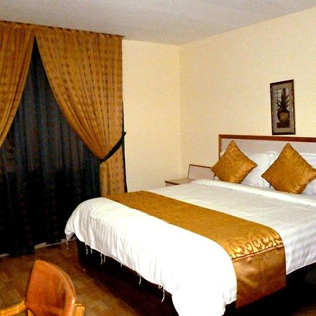 Mansour Plaza Hotel Apartments Νταμάμ Δωμάτιο φωτογραφία