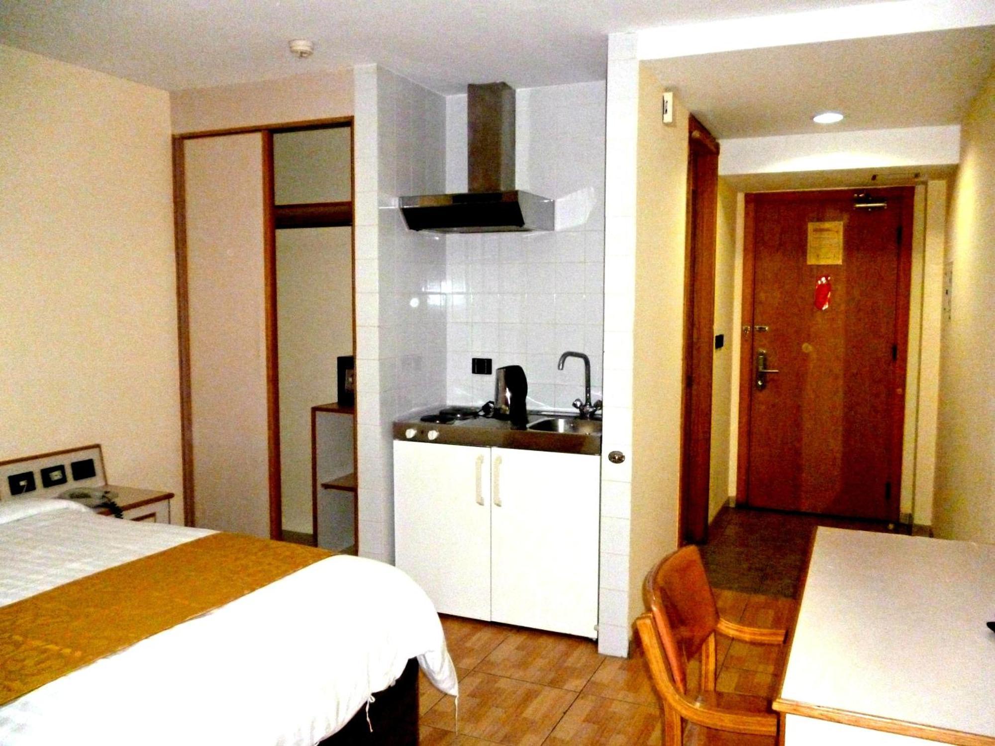Mansour Plaza Hotel Apartments Νταμάμ Δωμάτιο φωτογραφία